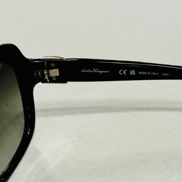 Ferragamo Oversized Sunglasses! BRAND NEW! main image 6